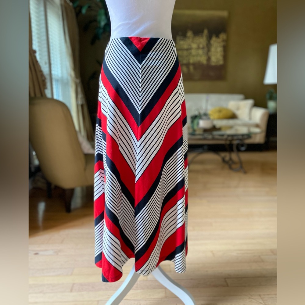 Chaps Chevron Maxi Skirt 100% cotton sz Medium new with Tags - Picture 3 of 14